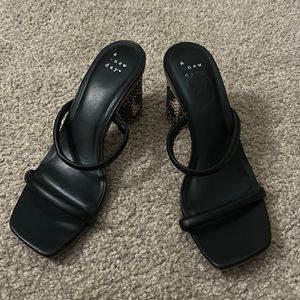 New never been worn a new day cass heels size 7